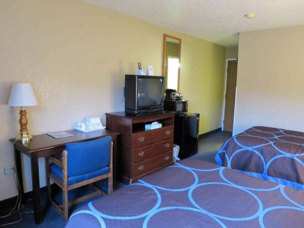 Super 8 By Wyndham Newburgh/West Point Stewart Intl Airport Motel Kültér fotó