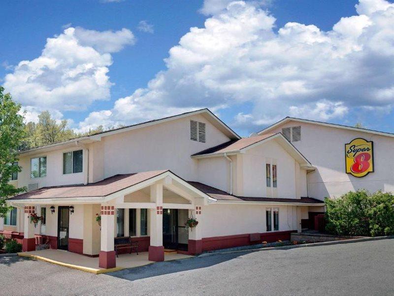 Super 8 By Wyndham Newburgh/West Point Stewart Intl Airport Motel Kültér fotó