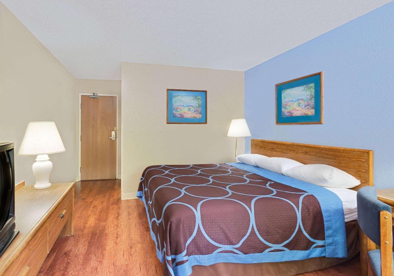 Super 8 By Wyndham Newburgh/West Point Stewart Intl Airport Motel Kültér fotó